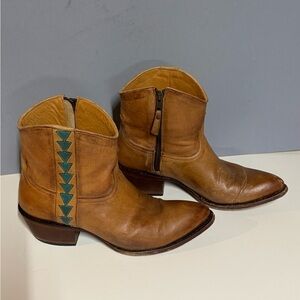 Lucchese Tan Leather Bootmaker